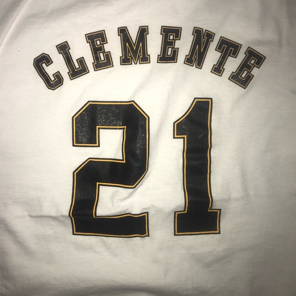 Vintage Roberto Clemente Pittsburg Pirates T Shirt Tee Fruit of the Loom Size XL - Picture 6 of 8